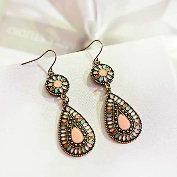 🔹️Boho Dangle Spring Colors Earrings - Picture 4 of 7